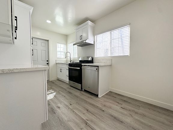 4th image of 4806 Fountain Ave