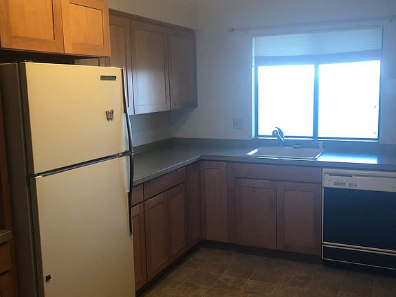 4th image of 807 Westshore Dr NE APT C11