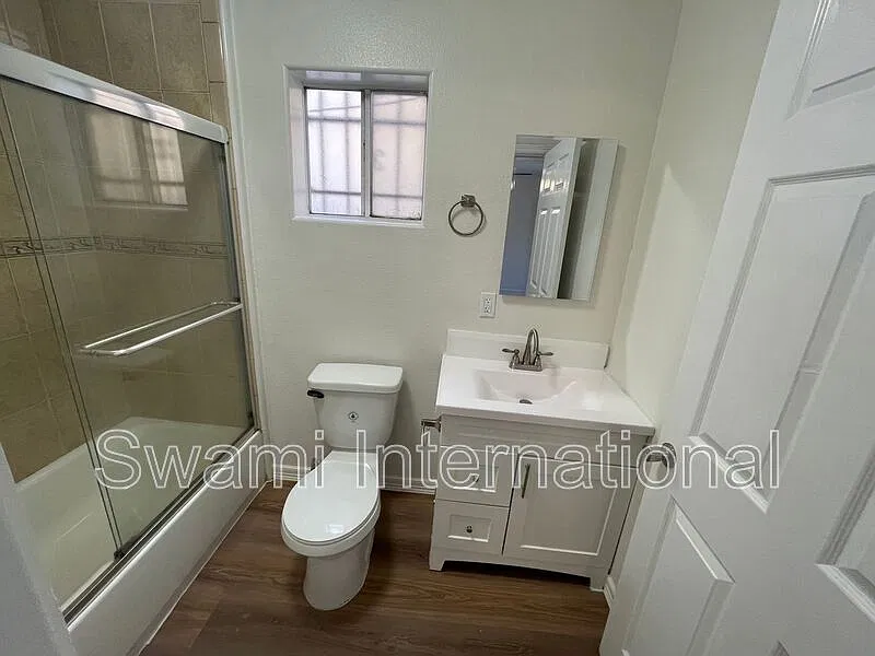 3 bed, 2.0 bath, 1240 sqft, $2,595 — Photo 4