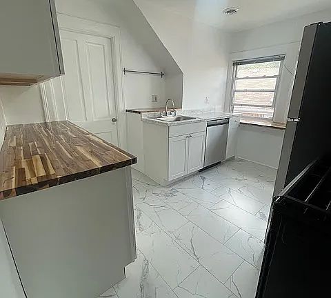 3rd image of 5636 Wilkins Ave #2