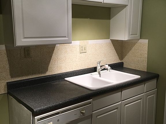 3rd image of 1011 Granary St