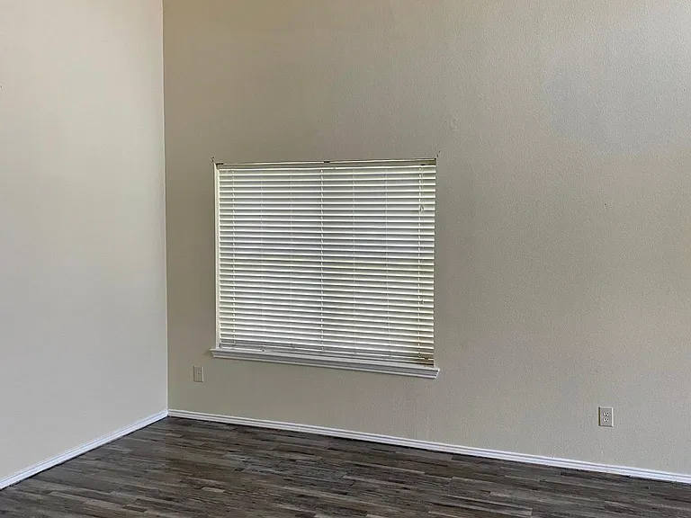 1612 Wolf Creek Dr — Photo 5