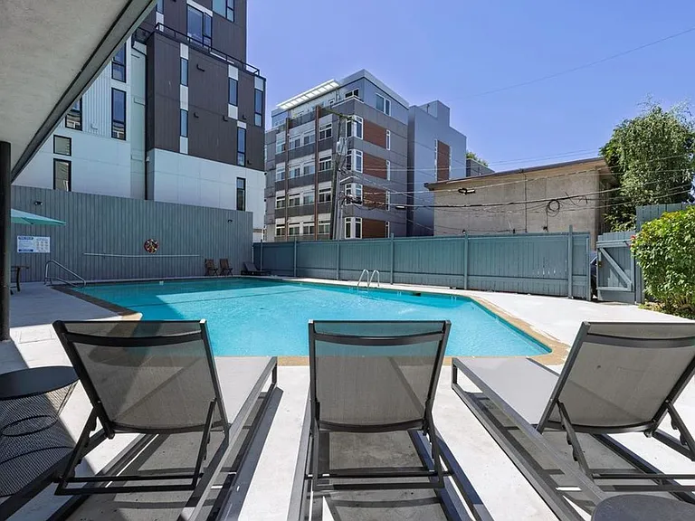 Cordova Apartments — Photo 58