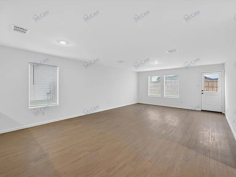 4041 Arklow St — Photo 4