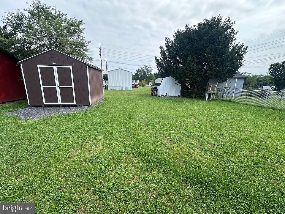2nd image of 22 Crown Ct