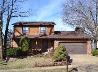 1222 Summit Meadows Dr, Fenton, MO
