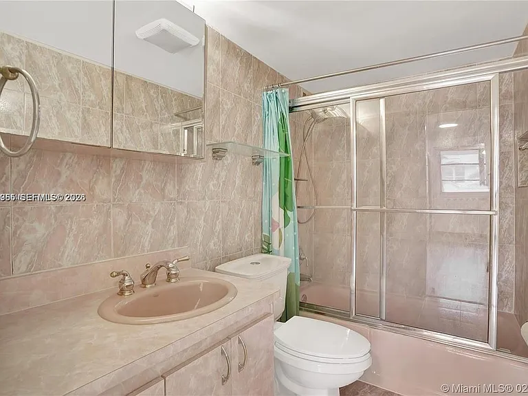 345 Ocean Dr #302 — Photo 7