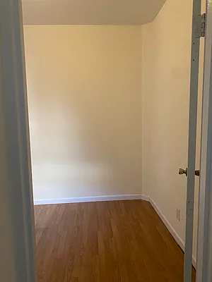 Rented by Tip Top Realty Corp | media 15