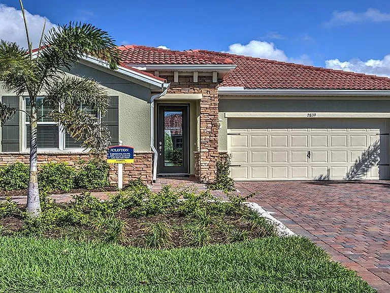 2839 Sunset Pointe Cir — Photo 1