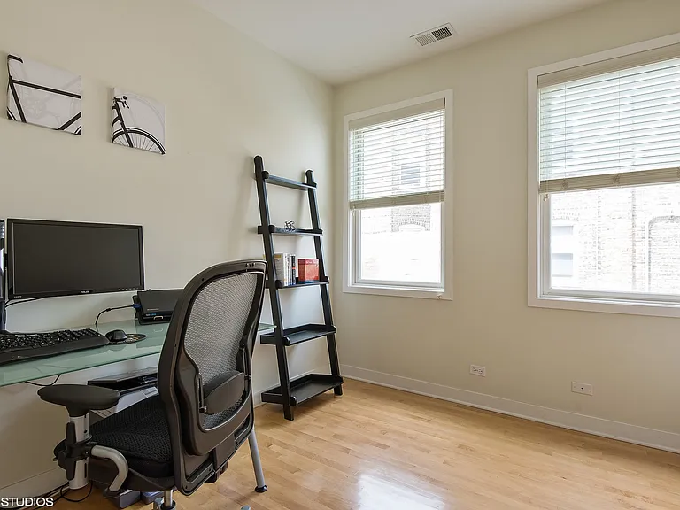 1073 N Paulina St #2 — Photo 8