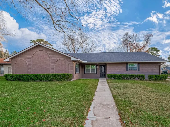 909 Oak Vista Ct, Friendswood, TX 77546