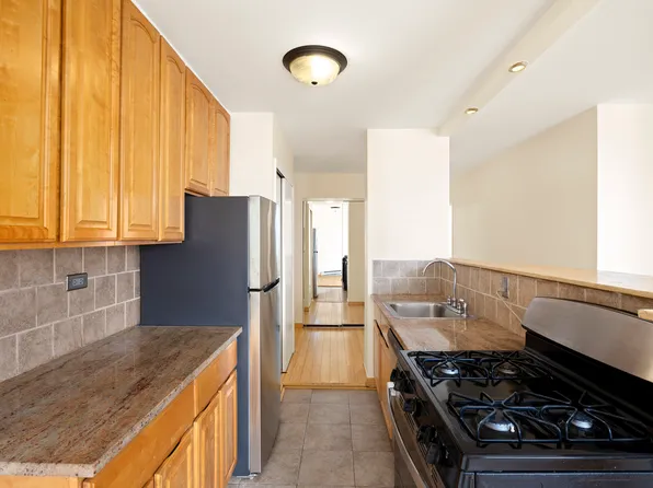 1641 Third Avenue image 4 of 11