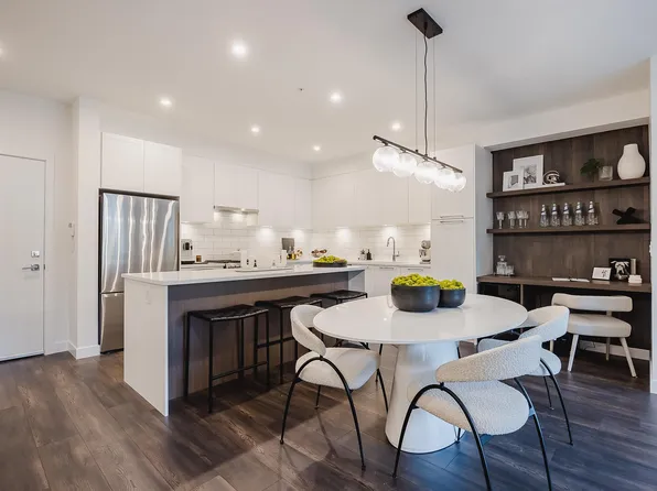 32174 George Ferguson Way #405, Abbotsford, BC V2T 0L3