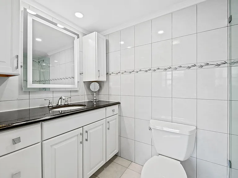 170 SE 5th Ave #103 — Photo 5