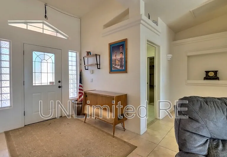 304 Acoma Blvd S — Photo 63