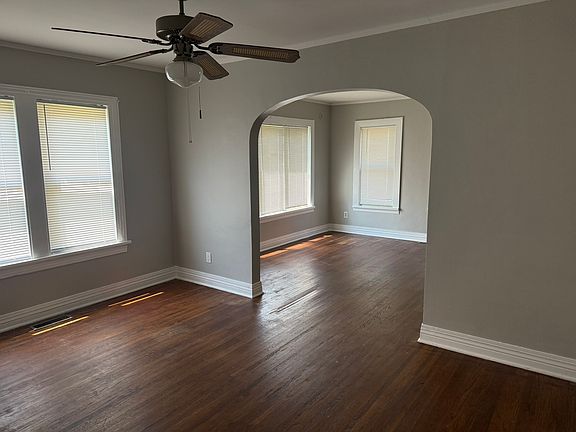 3rd image of 1503 S Knoxville Ave
