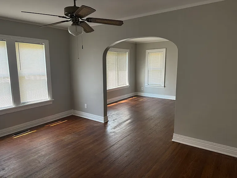 1503 S Knoxville Ave — Photo 3