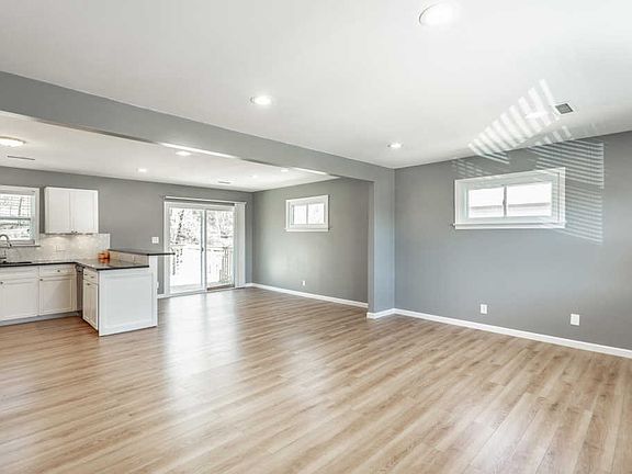 3rd image of 335 Sweetland Dr