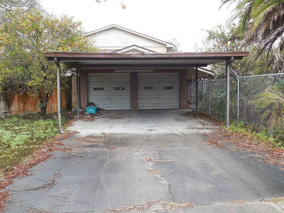 1st image of 220 Citra Dr