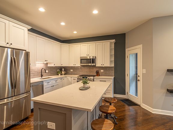 4th image of 6142 S Woodlawn Ave APT 1N