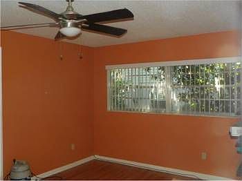 3rd image of 606 Parkwood Ave