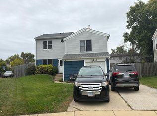 244 N Lancaster Dr, Bolingbrook, IL 60440