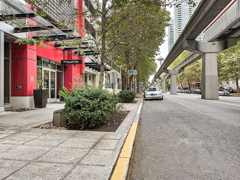 Live in the heart of Seattle, alongside the historic Seattle Center Monorail that runs down 5th