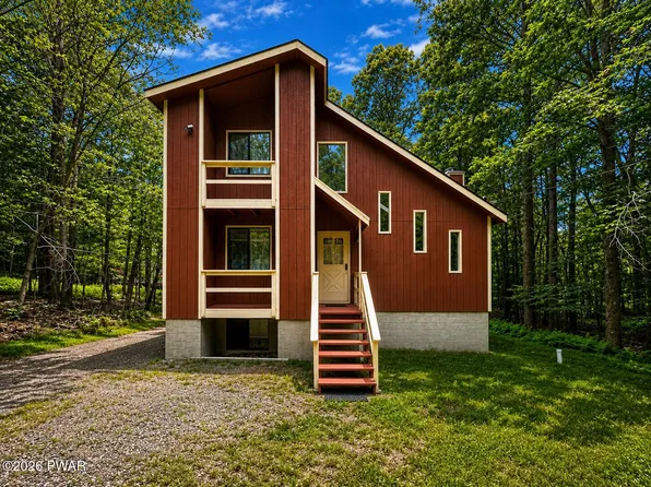 1042 Maplewood Dr, Newfoundland, PA 18445