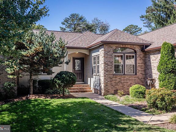 2nd image of 1496 Huron Ct