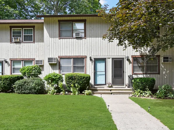 268 Divinity Street APT 13, Bristol, CT 06010