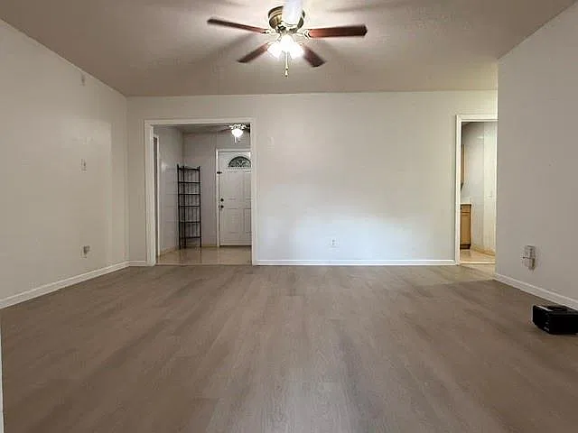 3 bed, 1.0 bath, 1030 sqft, $1,700 — Photo 4