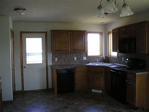 3rd image of 612 Eagle View Dr