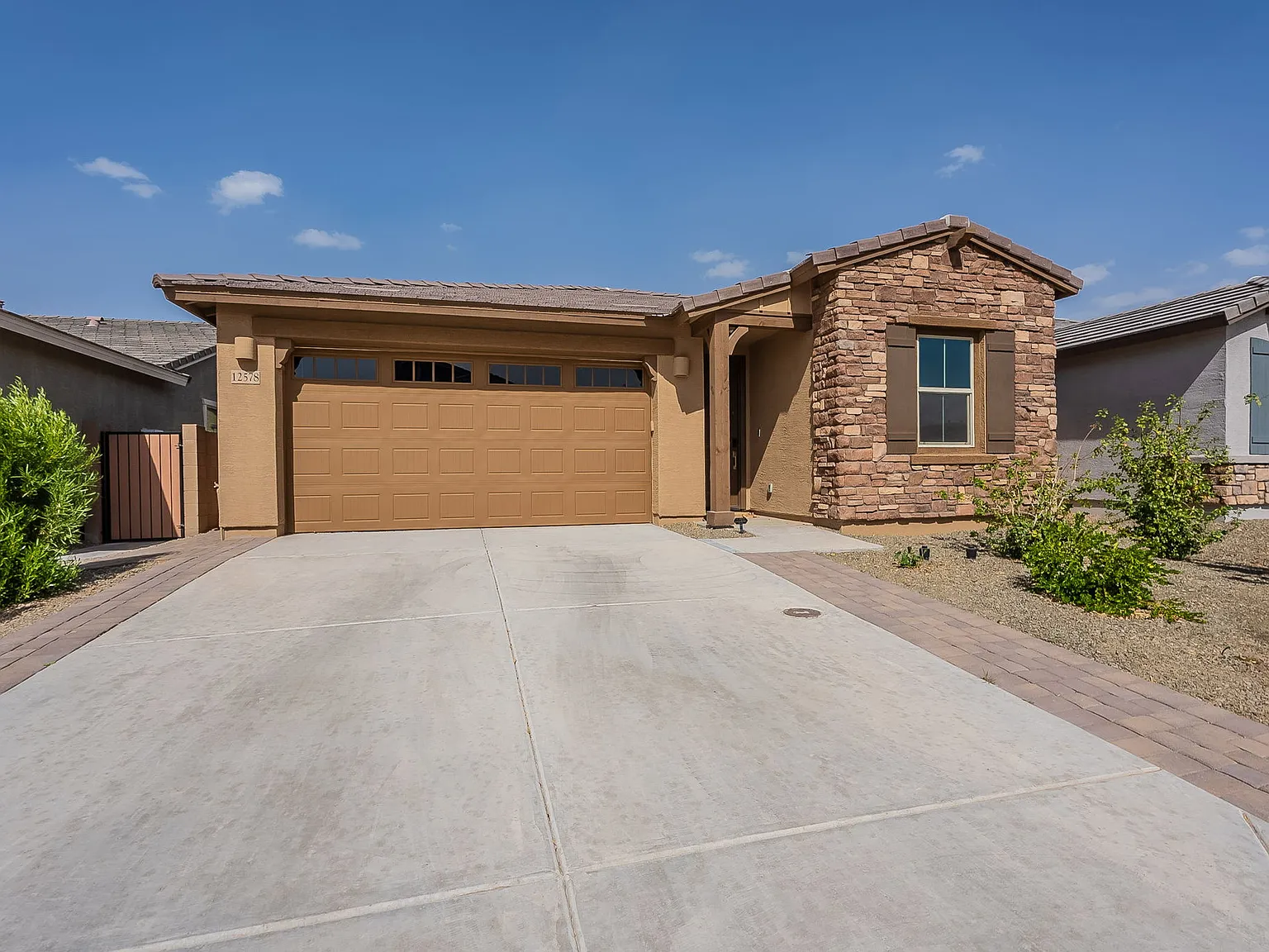 4 bed, 1970 sqft, $6,000 — Photo 1