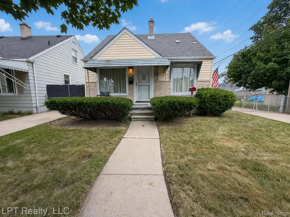 2266 Progress Ave, Lincoln Park, MI 48146