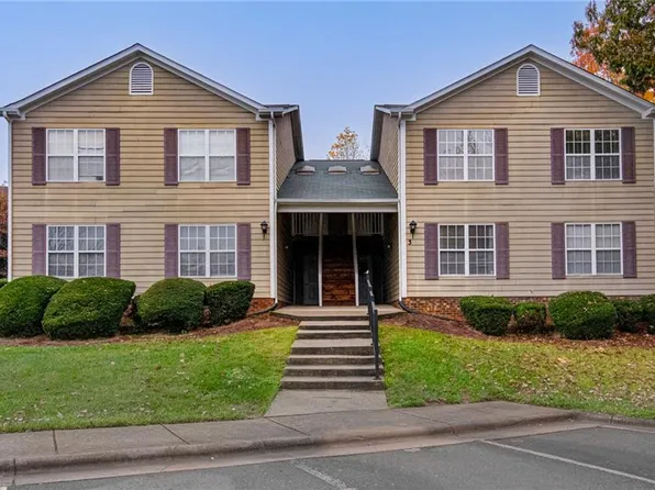 3 Meadowood Glen Way APT D, Greensboro, NC 27409