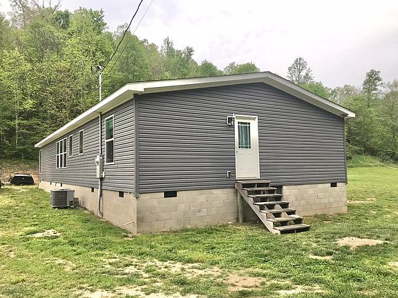 3rd image of 528 Skaggs Dr
