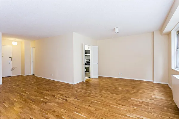 Rented by Akam Sales and Brokerage | media 12