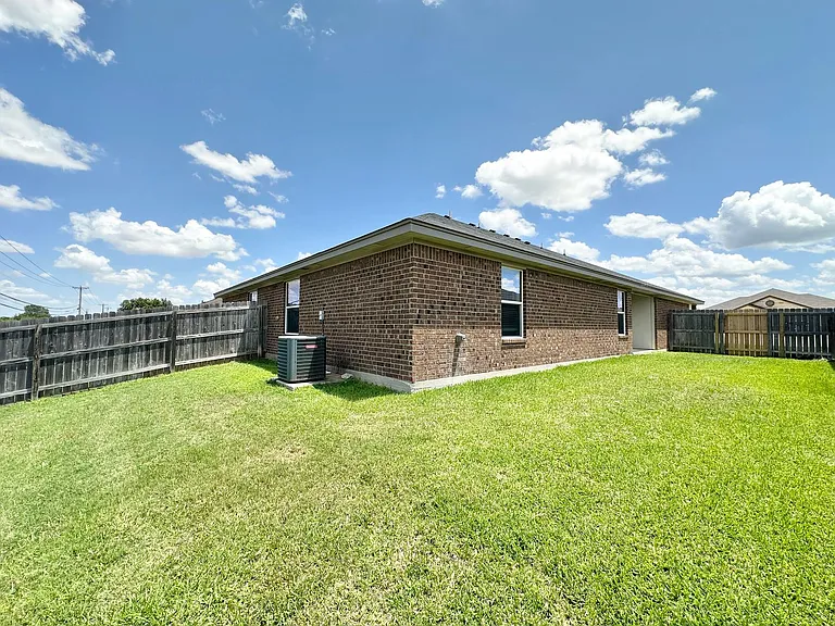 4507 Skyflower Ln — Photo 29