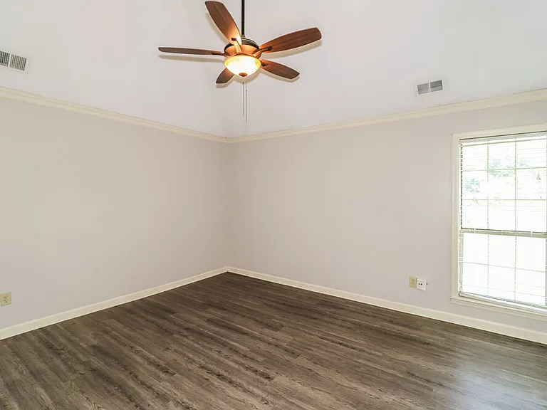 1104 Fox Trace Cv — Photo 9