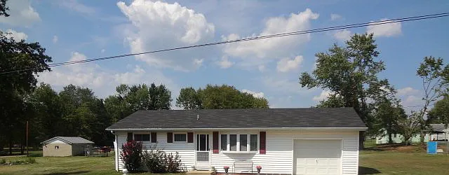 94 Lee St photo 1
