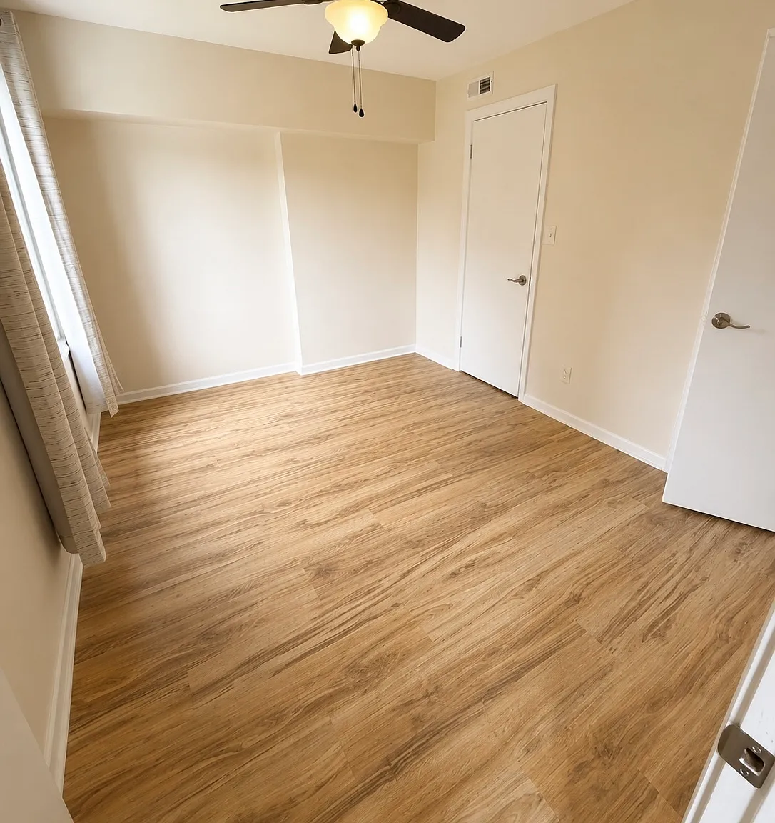 3 bed, 2.0 bath, 875 sqft, $2,600 — Photo 4