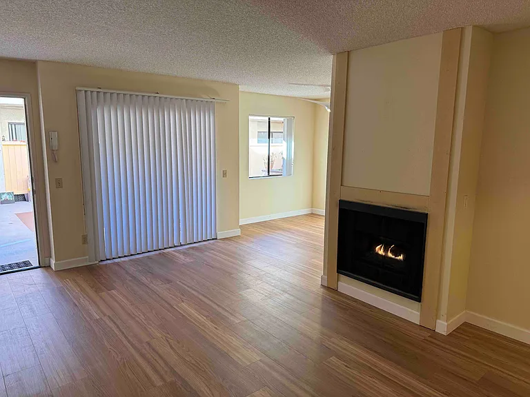 7547 W Manchester Ave #306 — Photo 4
