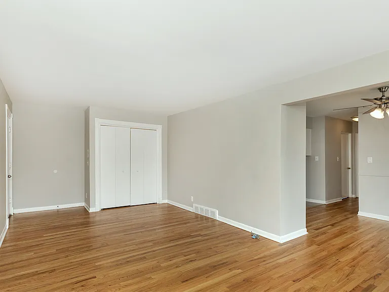 347 N Eton St #18 — Photo 6