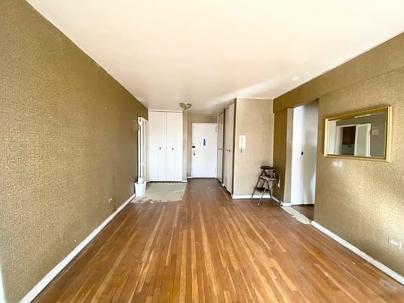 3rd image of 142-05 Roosevelt Ave #536