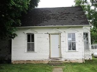 406 W Main St, Wyoming, IA 52362