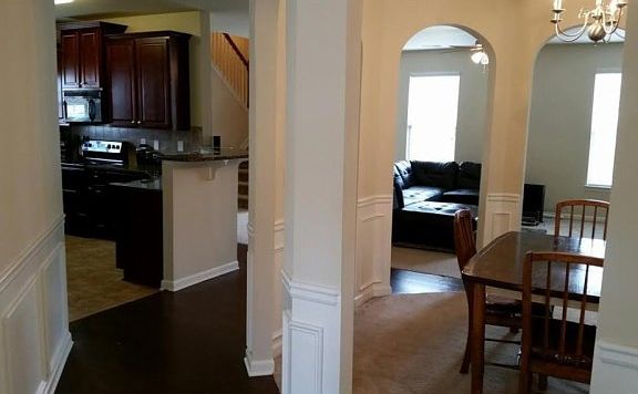 5th image of 7618 Garnet Dr