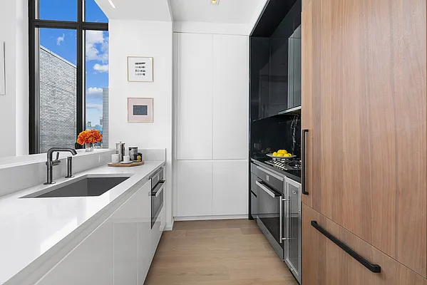 Rented by Sotheby's International Realty | media 17