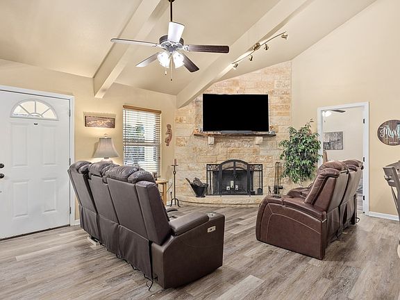 4th image of 200 El Rancho Grande Rd