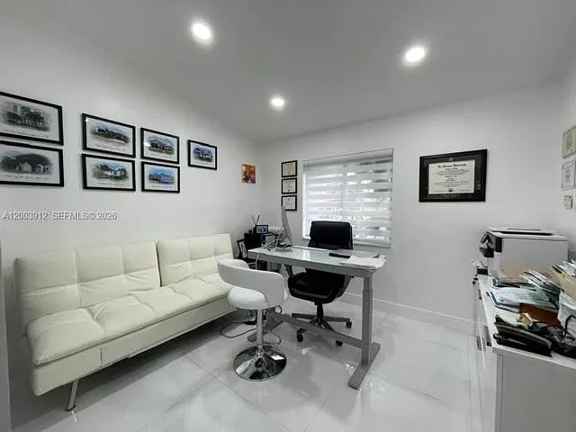 15551 SW 155th Ave — Photo 8