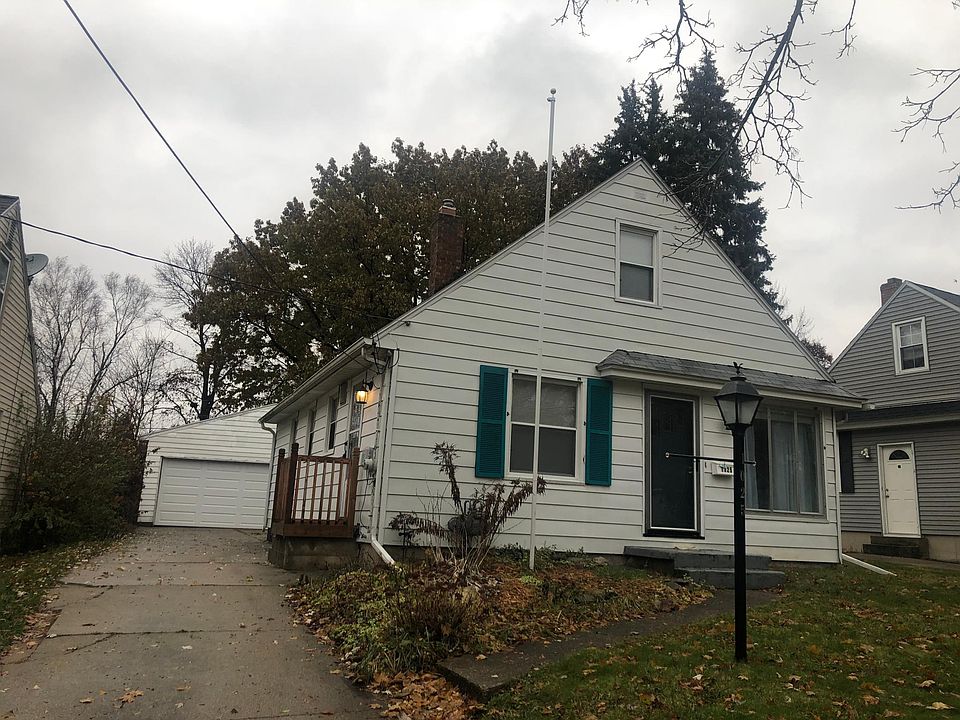 1st image of 1025 Kentwood St NE